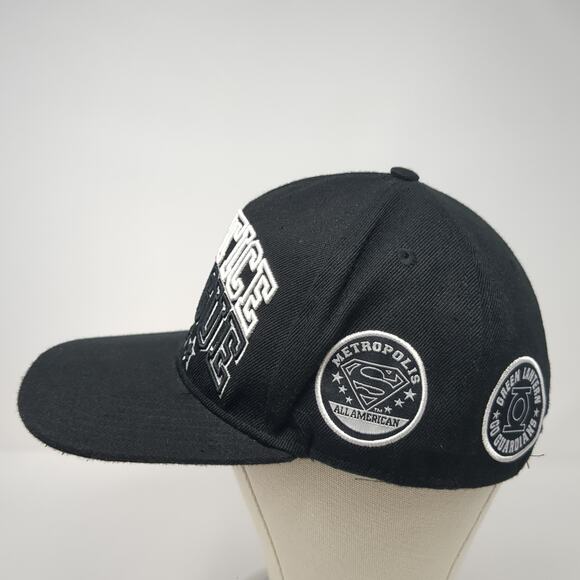 Justice League Gotham City Athletics Snapback 5 Panel Cap Black OS Embroidered - Picture 3 of 9